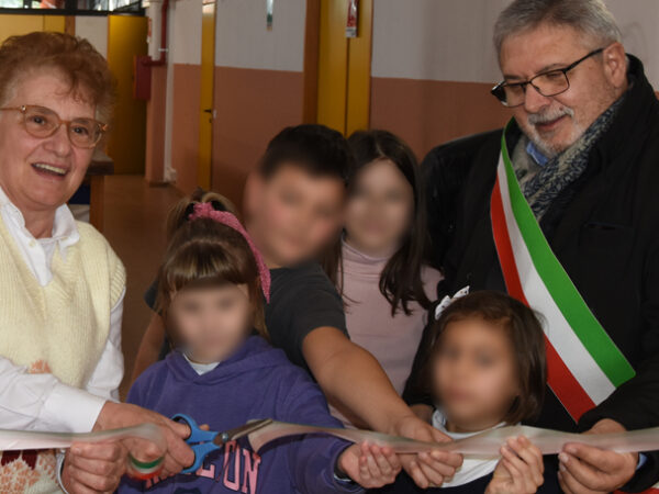 Alla scuola primaria Margherita Hack, intitolata l’aula di informatica Claudio Moretti